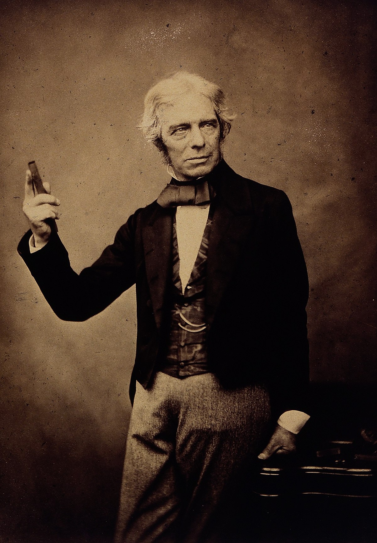 1200px-Michael_Faraday._Photograph_by_Maull_&_Polyblank._Wellcome_V0026348.jpg
