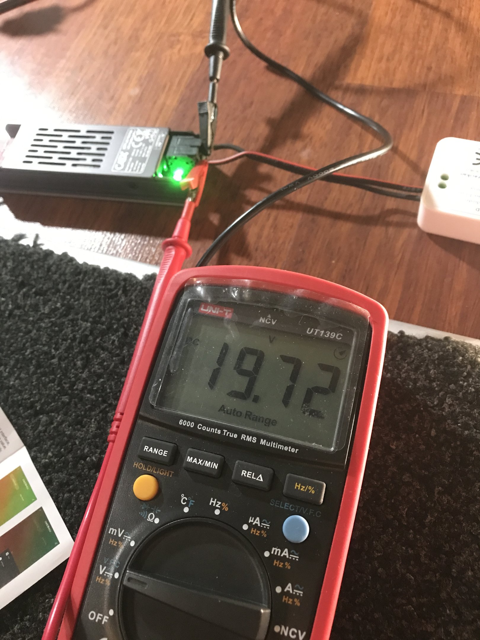 Cata 2580 4A Yükte 19.7V.JPG