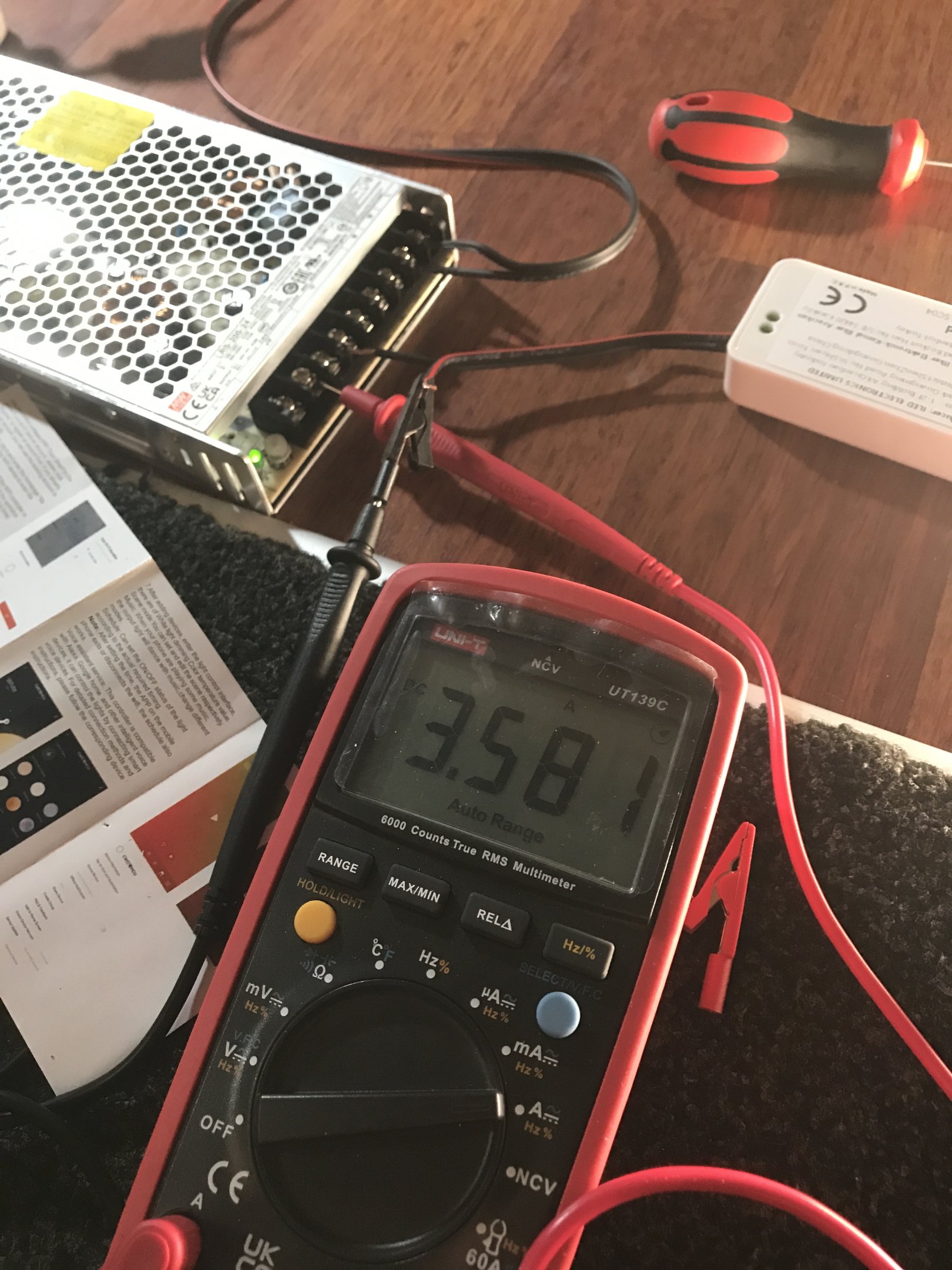 MeanWell LRS-200-24 Yükte 3.5A.JPG